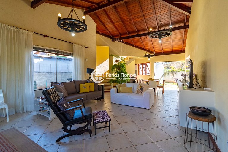 Excelente casa a 500 metros da Praia - Rio Tavares