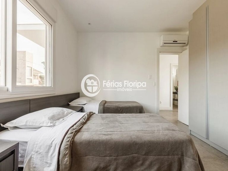 Mansão em Condomínio fechado no Morro das Pedras