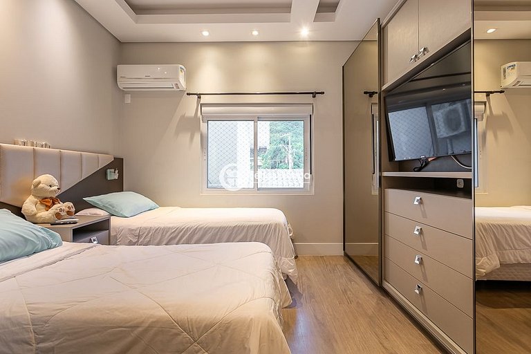 Casa 5 Quartos com Acesso ao Canal — Barra da Lagoa