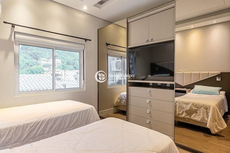 Casa 5 Quartos com Acesso ao Canal — Barra da Lagoa
