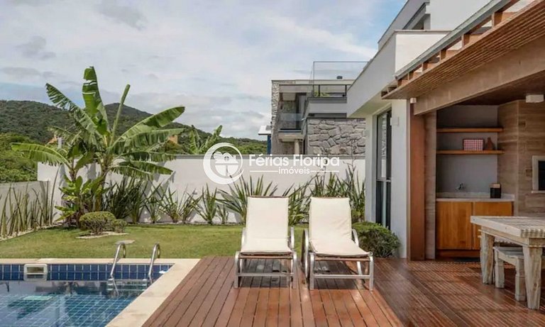 Morro das Pedras - casa com piscina em condomínio frente mar