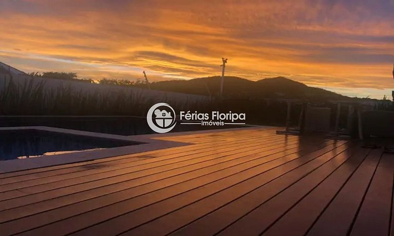 Morro das Pedras - casa com piscina em condomínio frente mar