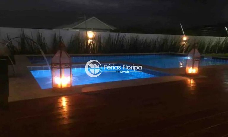 Morro das Pedras - casa com piscina em condomínio frente mar
