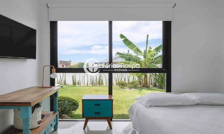 Morro das Pedras - casa com piscina em condomínio frente mar