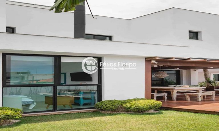 Morro das Pedras - casa com piscina em condomínio frente mar