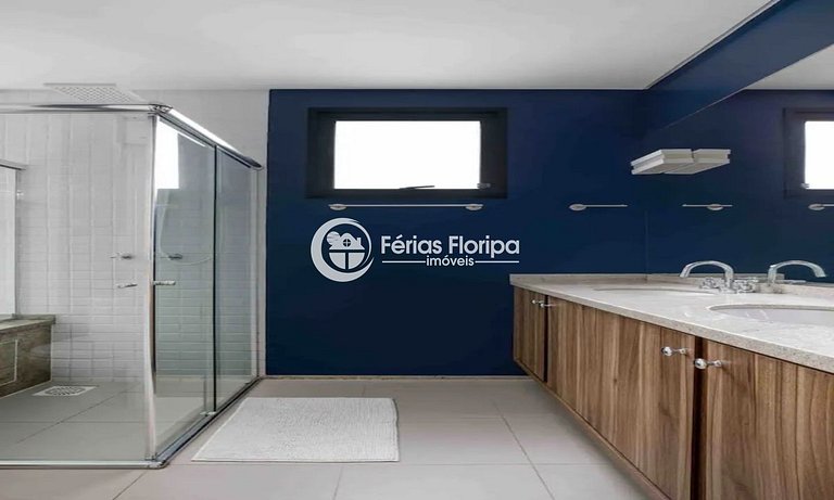 Morro das Pedras - casa com piscina em condomínio frente mar