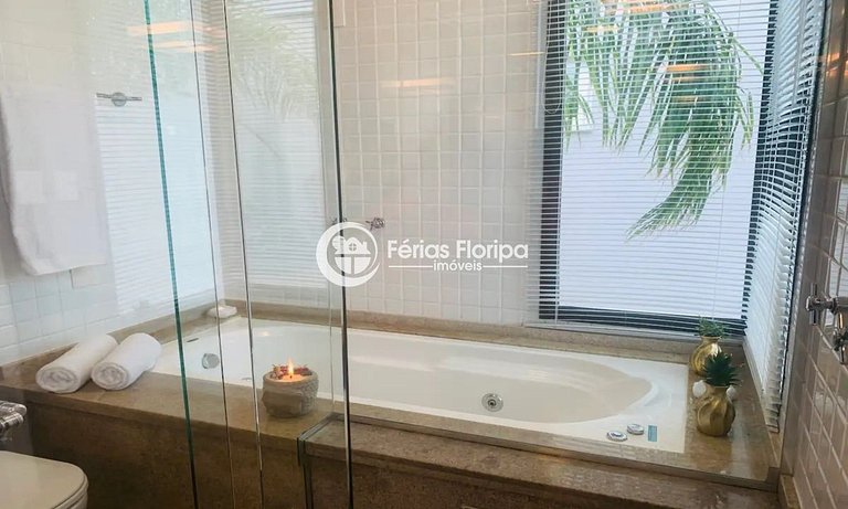 Morro das Pedras - casa com piscina em condomínio frente mar