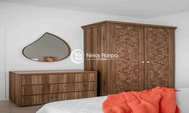 Morro das Pedras - casa com piscina em condomínio frente mar