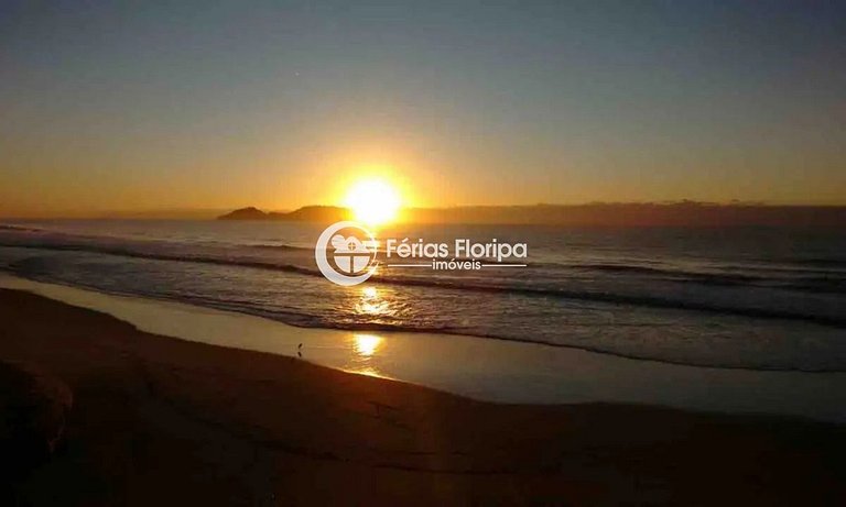 Morro das Pedras - casa com piscina em condomínio frente mar