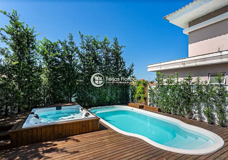 Conforto e Luxo nesta Belíssima Casa em Condomínio Fechado