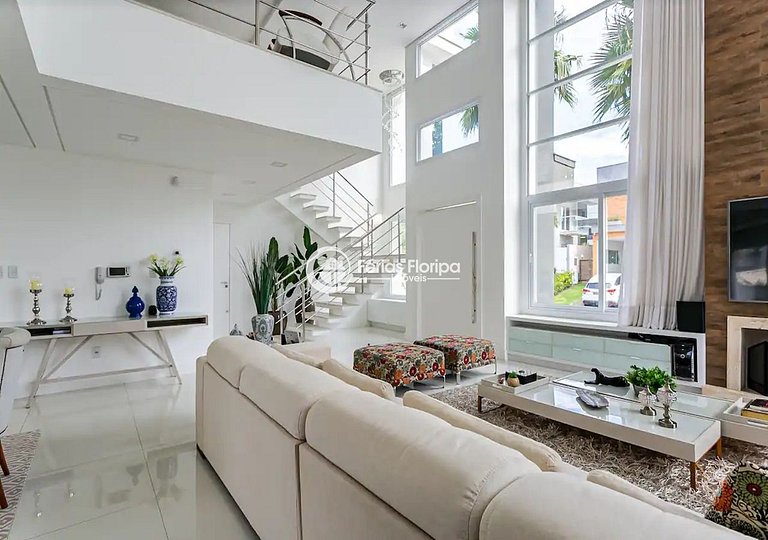 Conforto e Luxo nesta Belíssima Casa em Condomínio Fechado