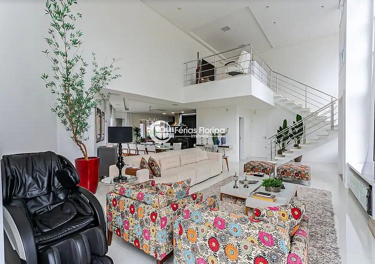 Conforto e Luxo nesta Belíssima Casa em Condomínio Fechado