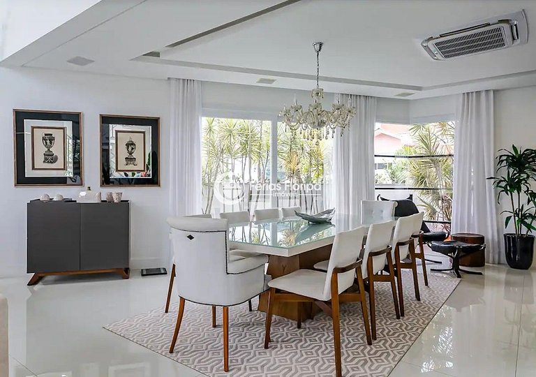 Conforto e Luxo nesta Belíssima Casa em Condomínio Fechado