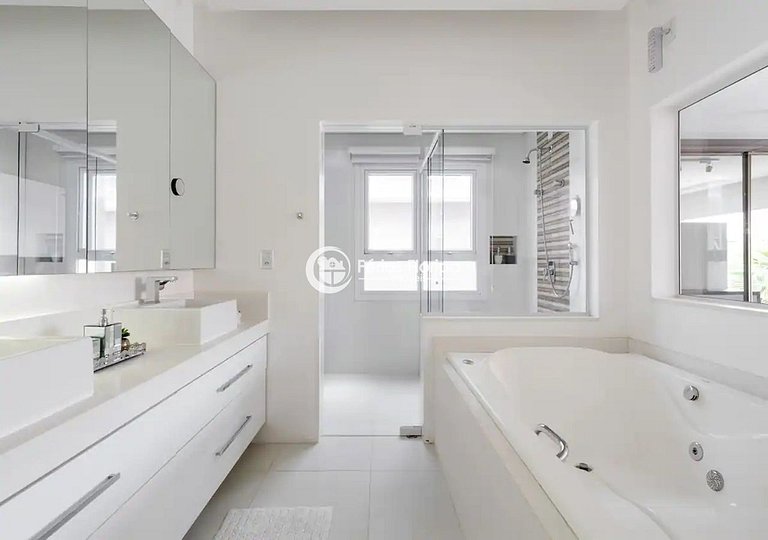 Conforto e Luxo nesta Belíssima Casa em Condomínio Fechado