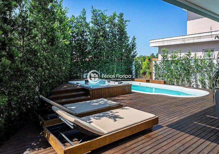 Conforto e Luxo nesta Belíssima Casa em Condomínio Fechado