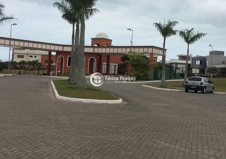 Conforto e Luxo nesta Belíssima Casa em Condomínio Fechado