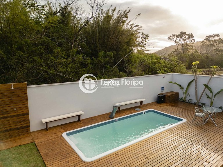 Casa com Piscina no Rio Tavares 5 minutos da praia