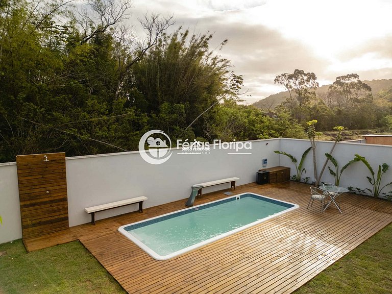 Casa com Piscina apenas à 5 minutos da Praia