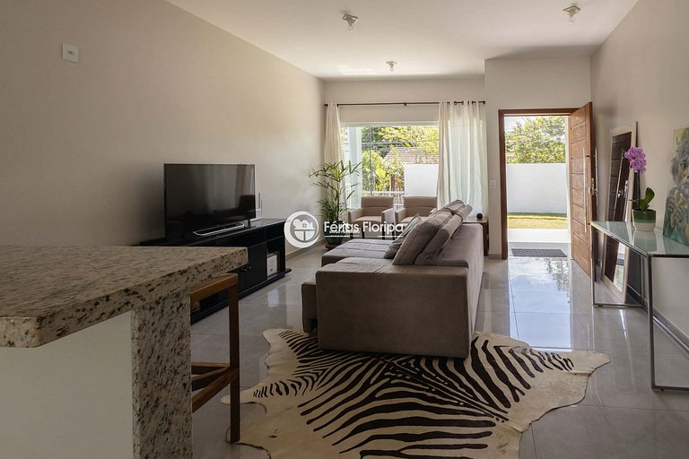 Casa com Piscina apenas à 5 minutos da Praia