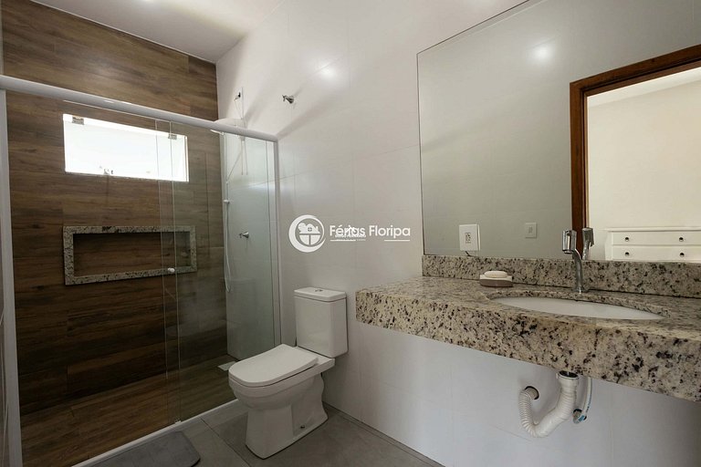 Casa com Piscina apenas à 5 minutos da Praia