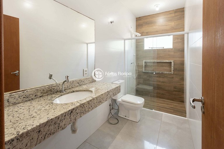 Casa com Piscina apenas à 5 minutos da Praia