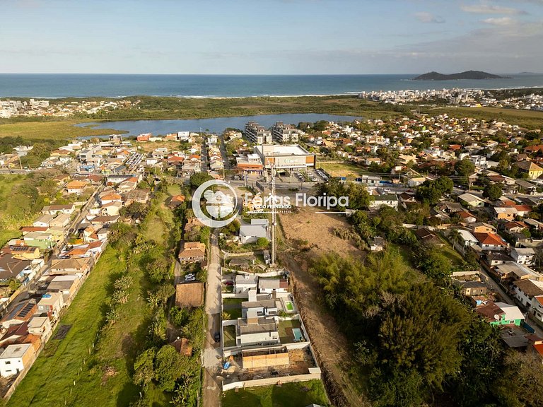 Casa com Piscina apenas à 5 minutos da Praia