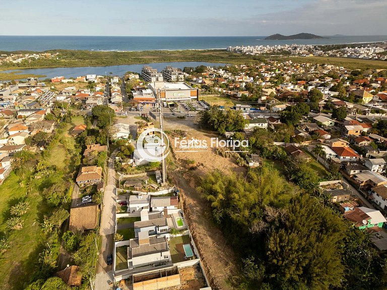 Casa com Piscina apenas à 5 minutos da Praia