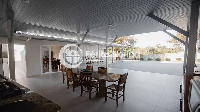 Casa ampla perto da Praia do Novo Campeche