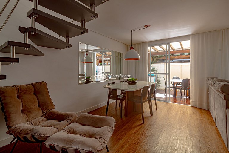 Casa 3 Quartos em Condomínio a 400m da Praia