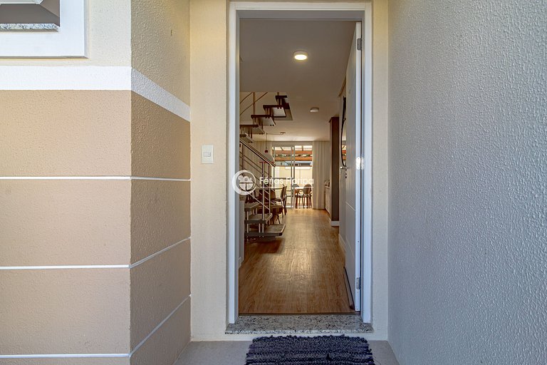 Casa 3 Quartos em Condomínio a 400m da Praia