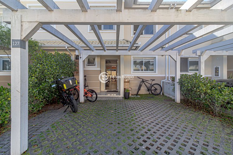 Casa 3 Quartos em Condomínio a 400m da Praia