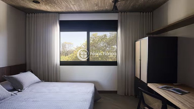 Casa de Alto Padrão com Piscina na Lagoa da Conceição