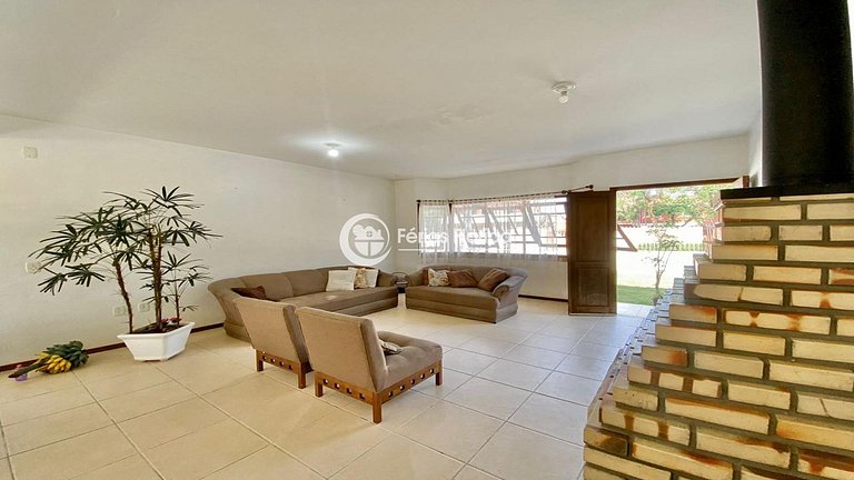 Casa com Piscina a Passos da Praia Morro das Pedras