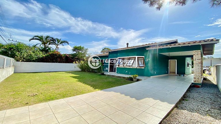 Casa com Piscina a Passos da Praia Morro das Pedras