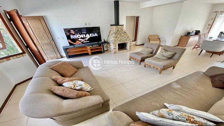 Casa com Piscina a Passos da Praia Morro das Pedras