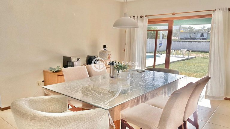 Casa com Piscina a Passos da Praia Morro das Pedras