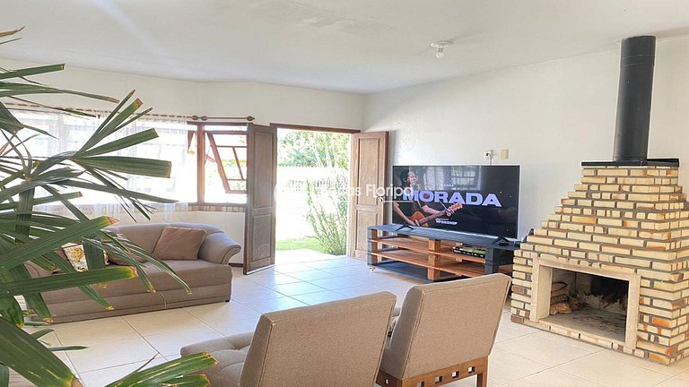 Casa com Piscina a Passos da Praia Morro das Pedras