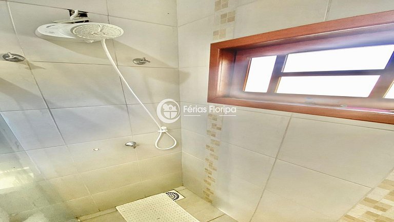 Casa com Piscina a Passos da Praia Morro das Pedras
