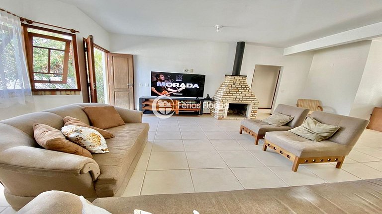 Casa com Piscina a Passos da Praia Morro das Pedras