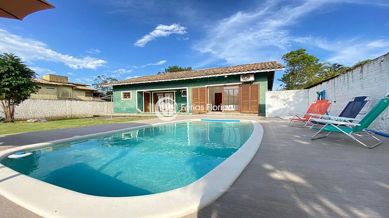 Casa com Piscina a Passos da Praia Morro das Pedras