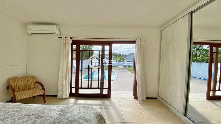 Casa com Piscina a Passos da Praia Morro das Pedras