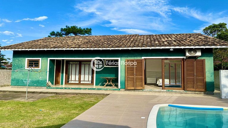 Casa com Piscina a Passos da Praia Morro das Pedras