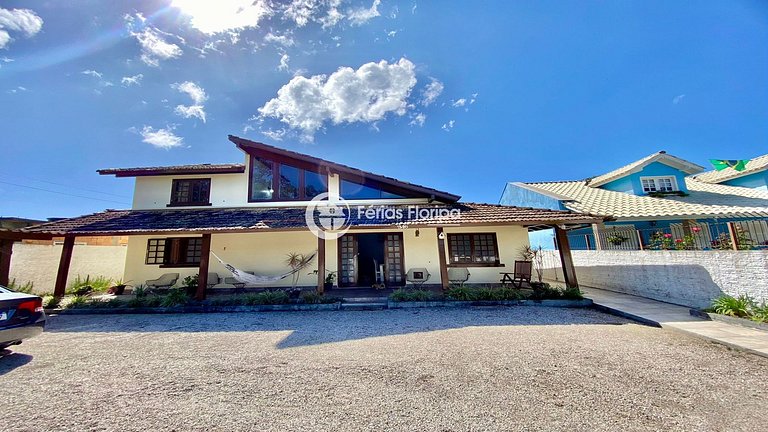 Casa Ampla com Piscina perto da Praia Morro das Pedras