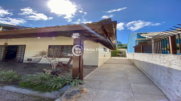 Casa Ampla com Piscina perto da Praia Morro das Pedras