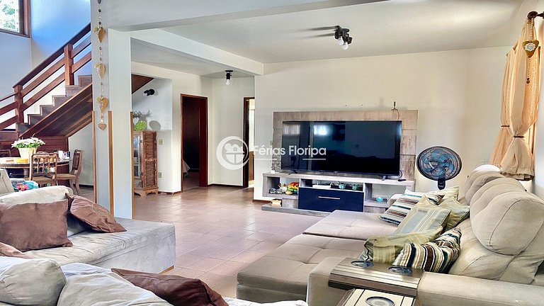 Casa Ampla com Piscina perto da Praia Morro das Pedras