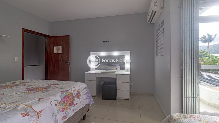 Casa com Piscina e Área Gourmet na Armação