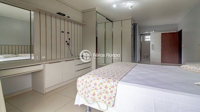 Casa com Piscina e Área Gourmet na Armação