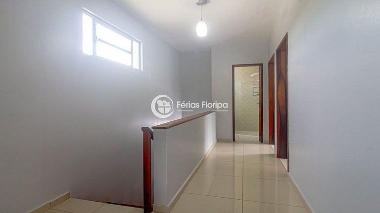 Casa com Piscina e Área Gourmet na Armação