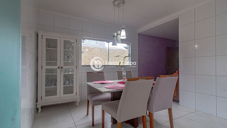 Casa com Piscina e Área Gourmet na Armação