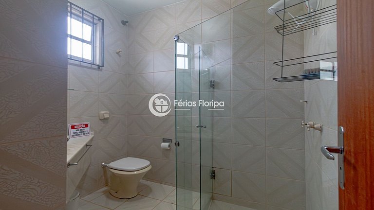 Casa com Piscina e Área Gourmet na Armação